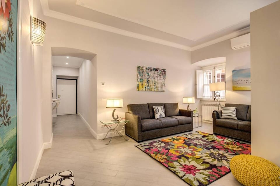 Flat with terrace by Vatican Apartment in Rome