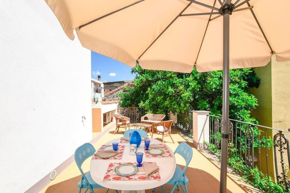 Spring, Balcony/Terrace, Dining area
