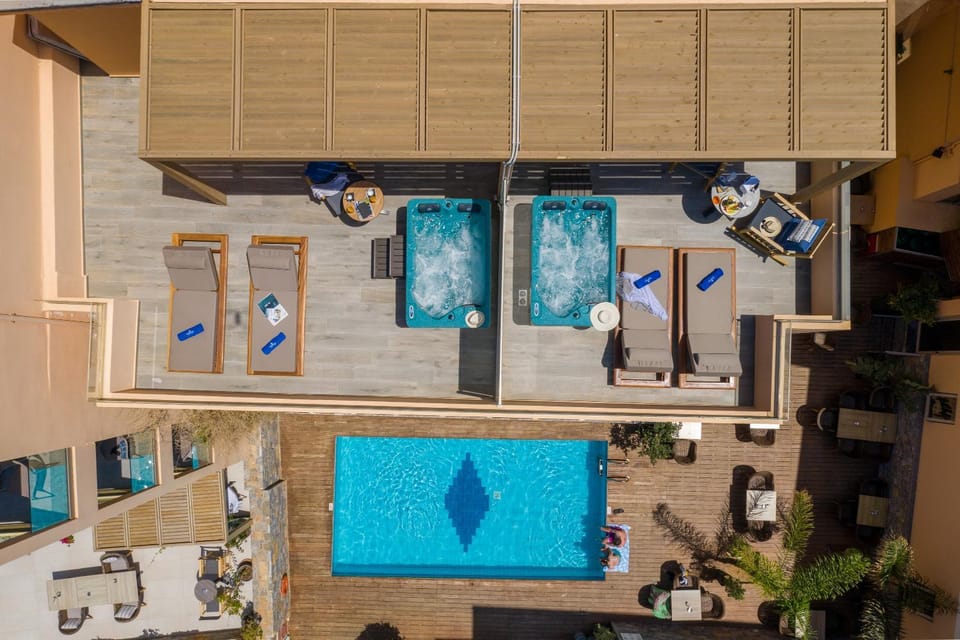 Property building, Swimming pool