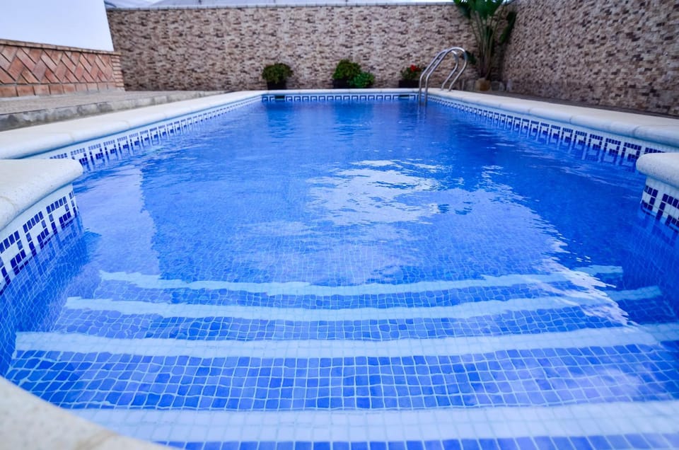 Solarium, Swimming pool