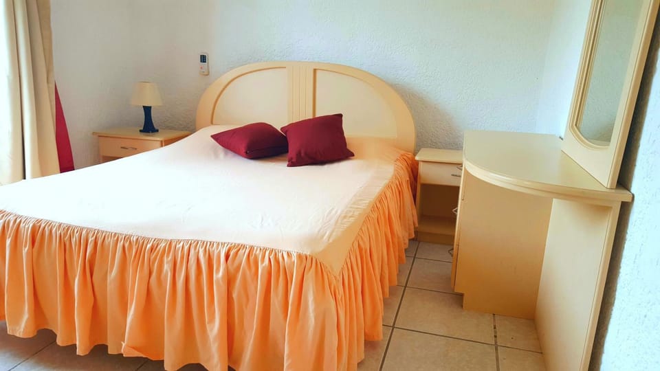 Day, Bedroom