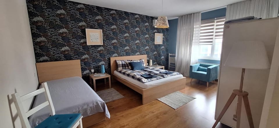 Bed, Bedroom, air conditioner