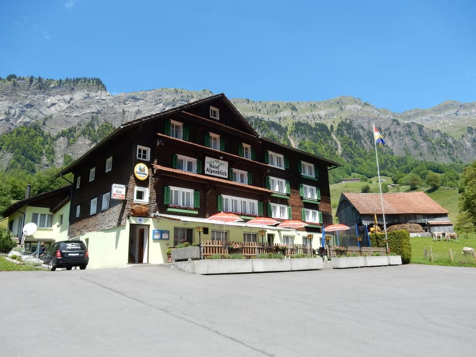 Restaurant/places to eat, Balcony/Terrace, Mountain view