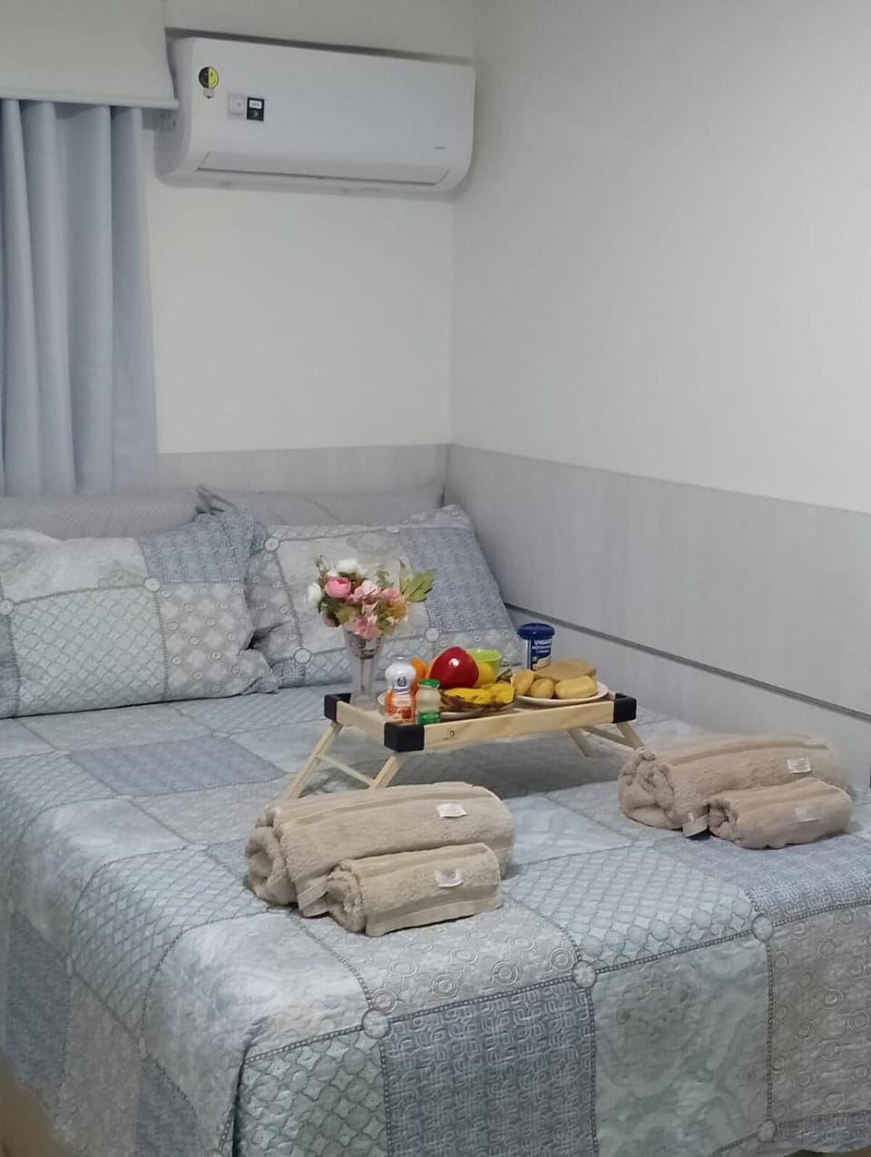 Bed, Bedroom, air conditioner
