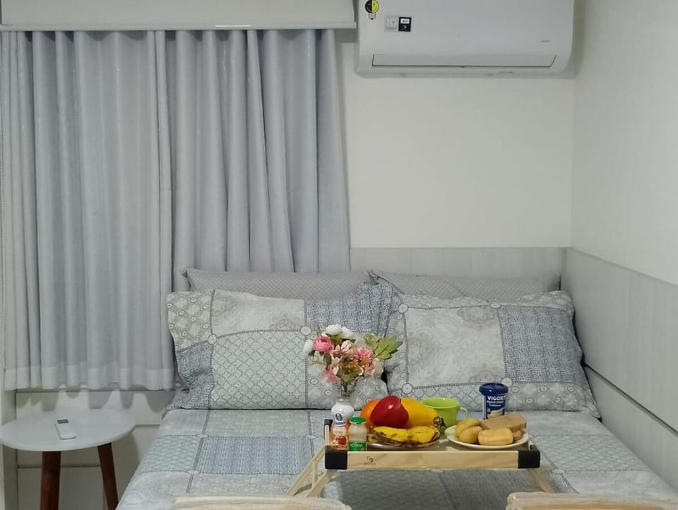 Bed, Bedroom, air conditioner