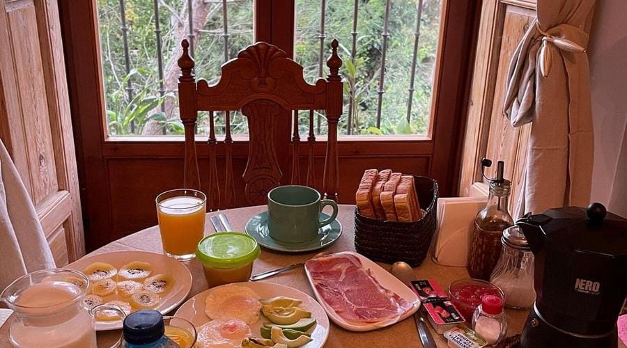 Dining area, Breakfast, Drinks