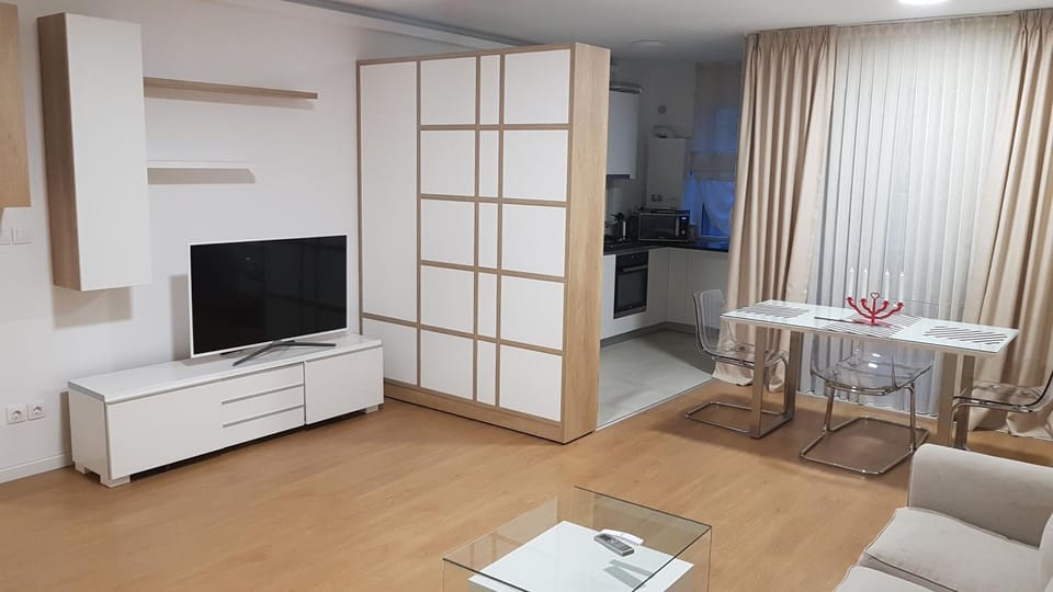 Top Trio Residence Apartment in Bucharest