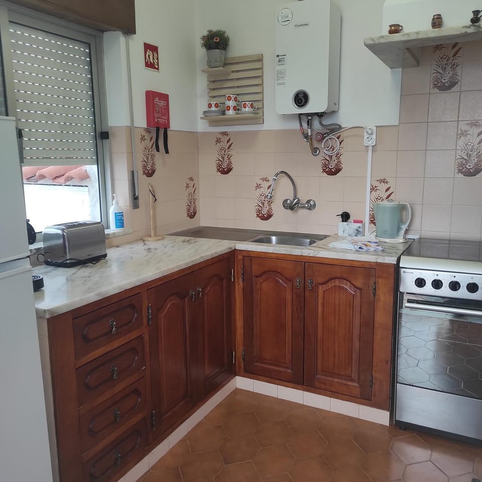 Casa Furt@do House in Luz