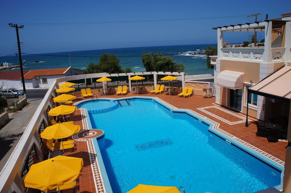 Beach, Swimming pool, Swimming pool