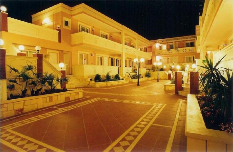 Inner courtyard view