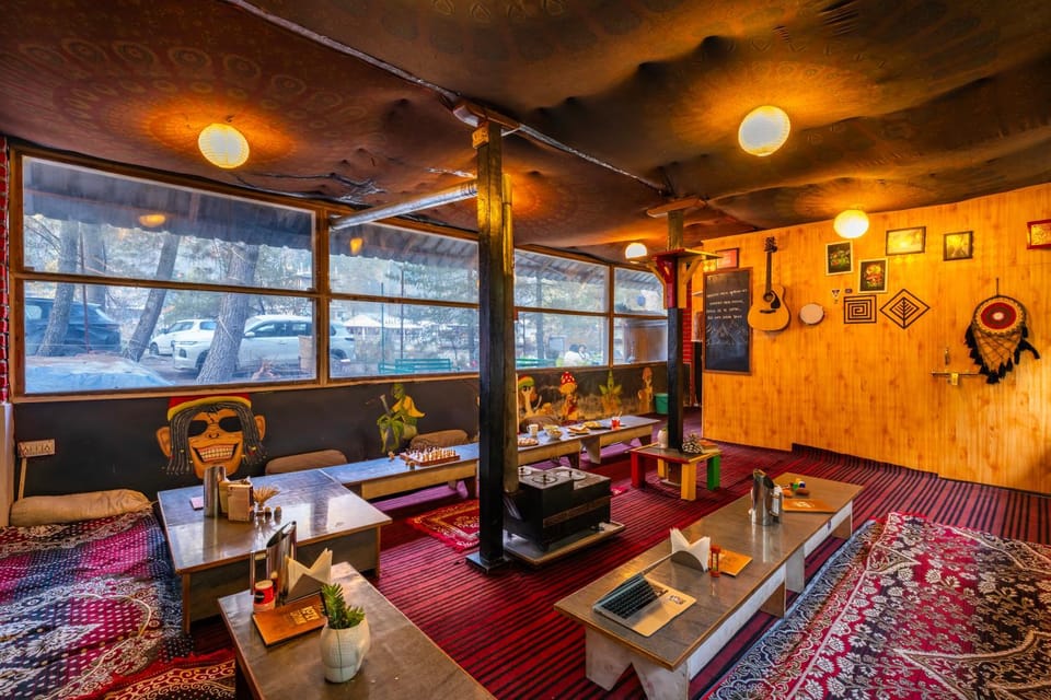 Restaurant/places to eat, Seating area