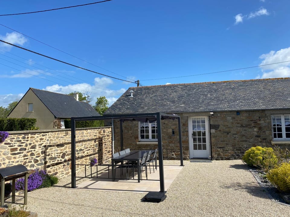 Patio, Facade/entrance