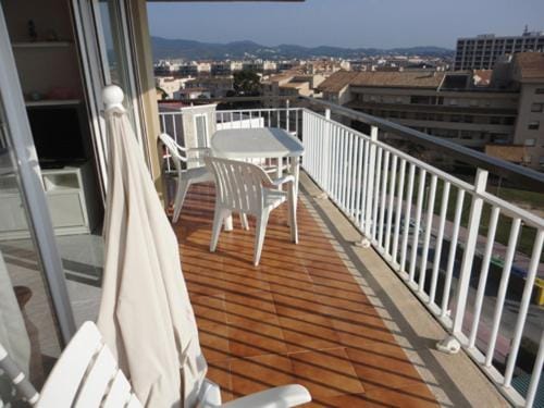 View (from property/room), Balcony/Terrace, Mountain view