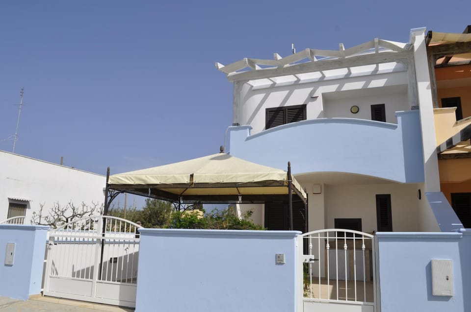 Patio, Facade/entrance, Balcony/Terrace