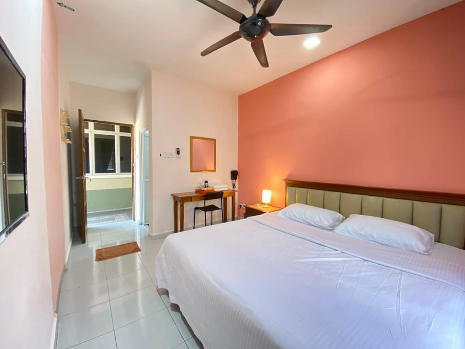 Besut Guesthouse Bed and Breakfast in Terengganu, Malaysia