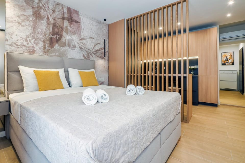 Bed, Photo of the whole room, Bedroom, towels, wardrobe