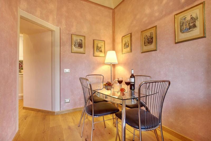 Romantic apartment in the heart of Florence Apartment in Florence