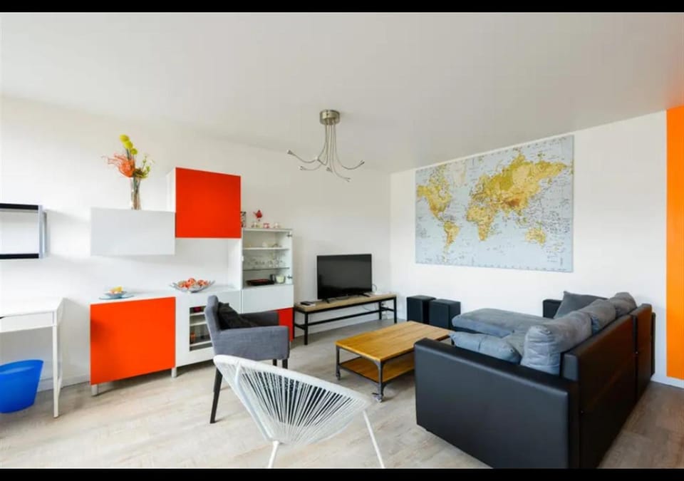 Communal lounge/ TV room, TV and multimedia, Living room, Seating area