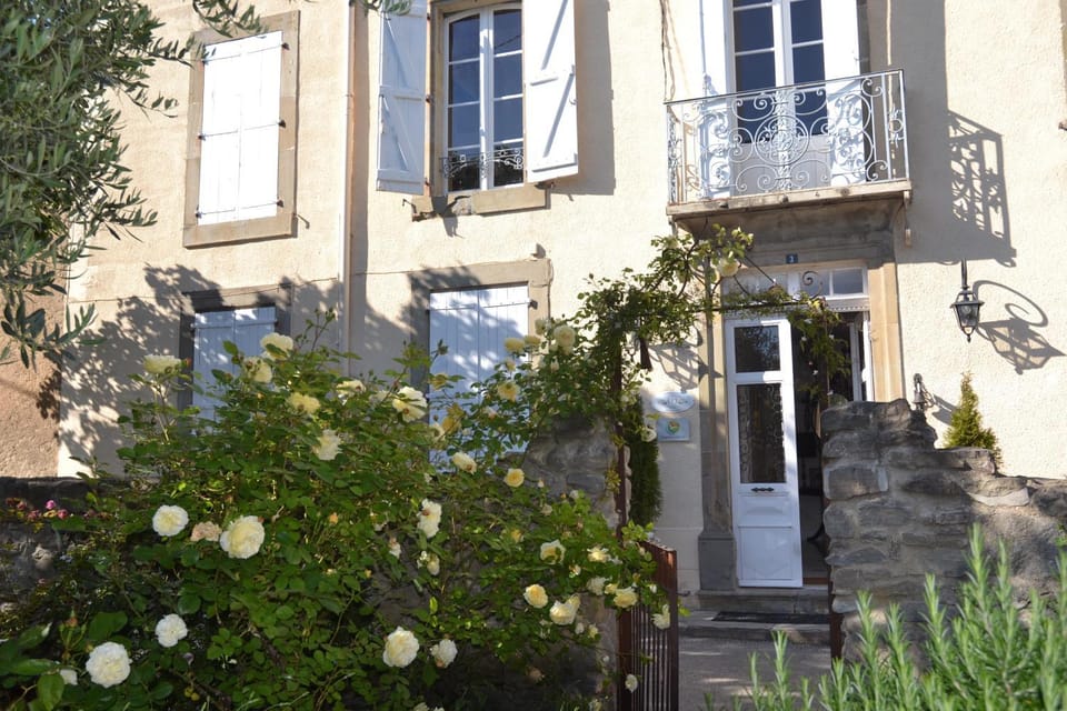 Property building, Bird's eye view, Garden
