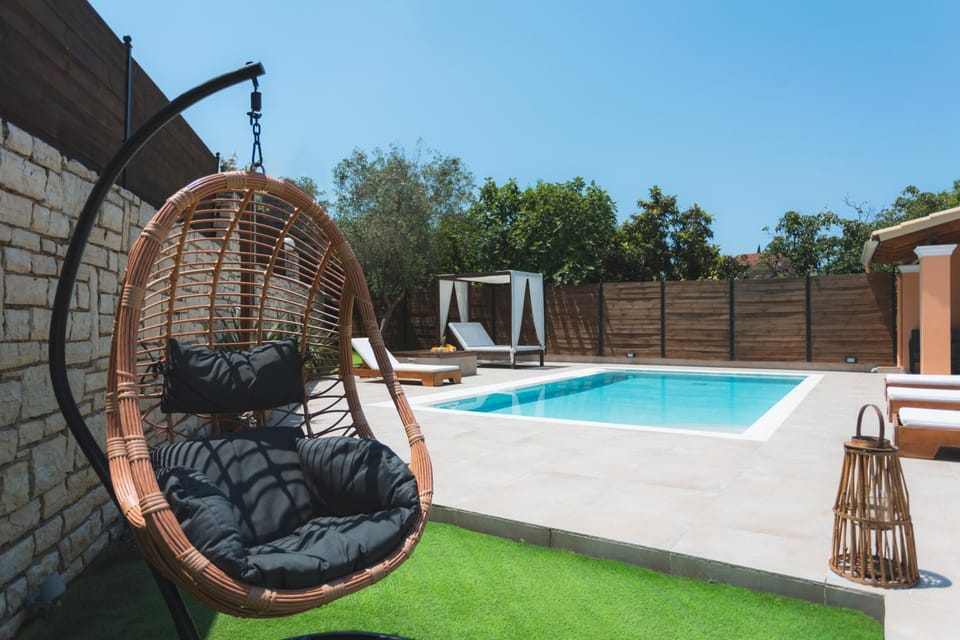 Swimming pool, sunbed