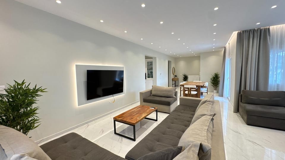 TV and multimedia, Living room, Seating area