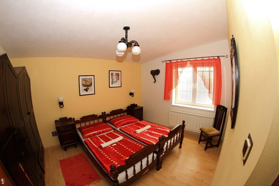 Photo of the whole room, Decorative detail, Bedroom