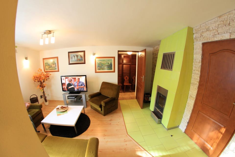 Communal lounge/ TV room, Living room