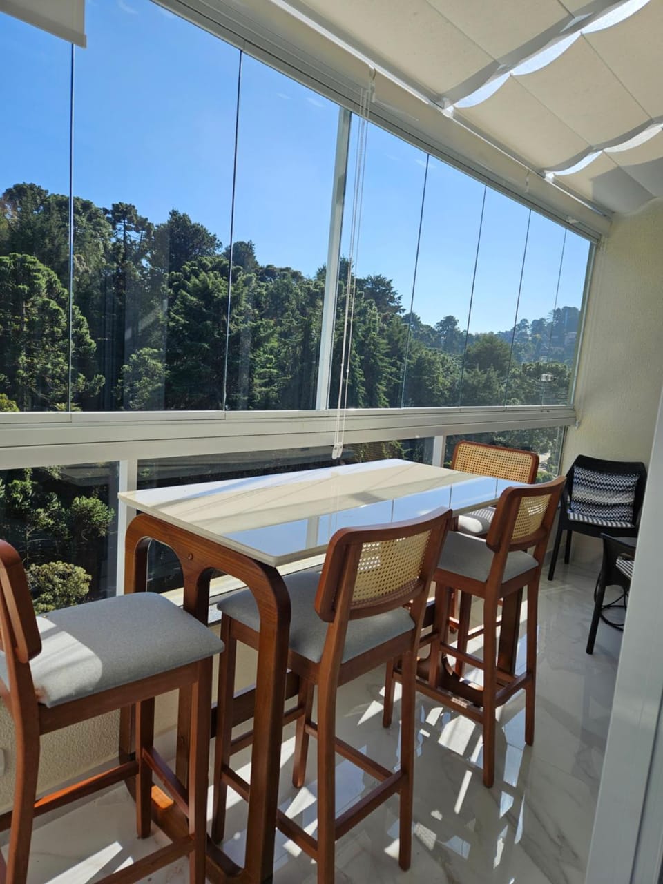 Gaudi Loft Design Apartment in Campos do Jordão