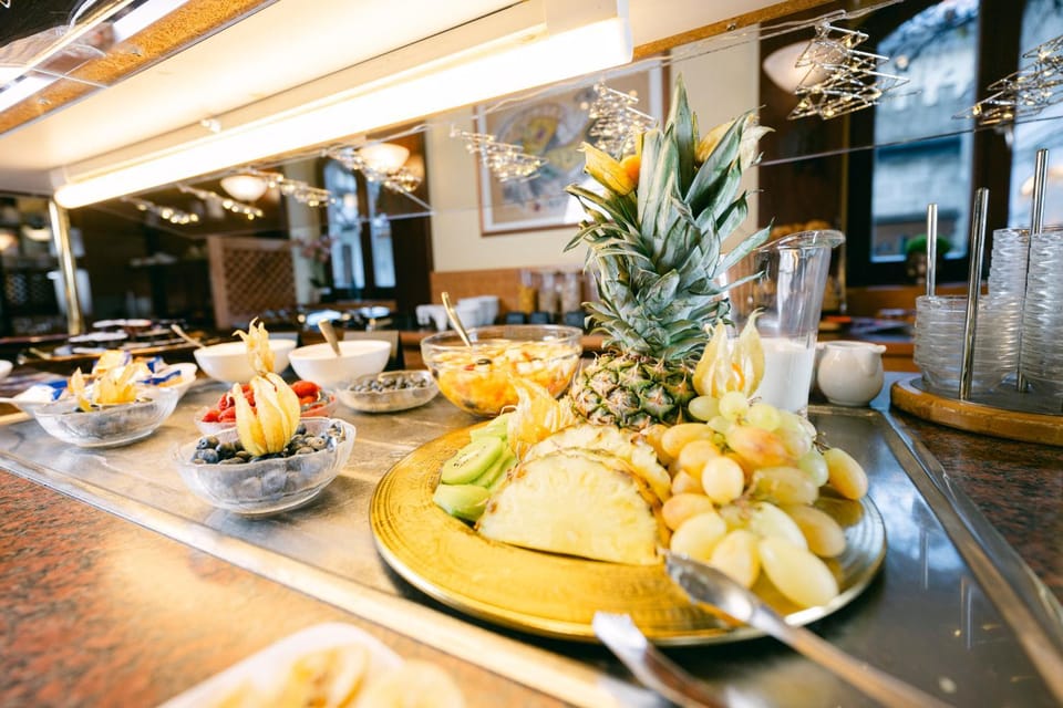 Breakfast, Continental breakfast, Buffet breakfast