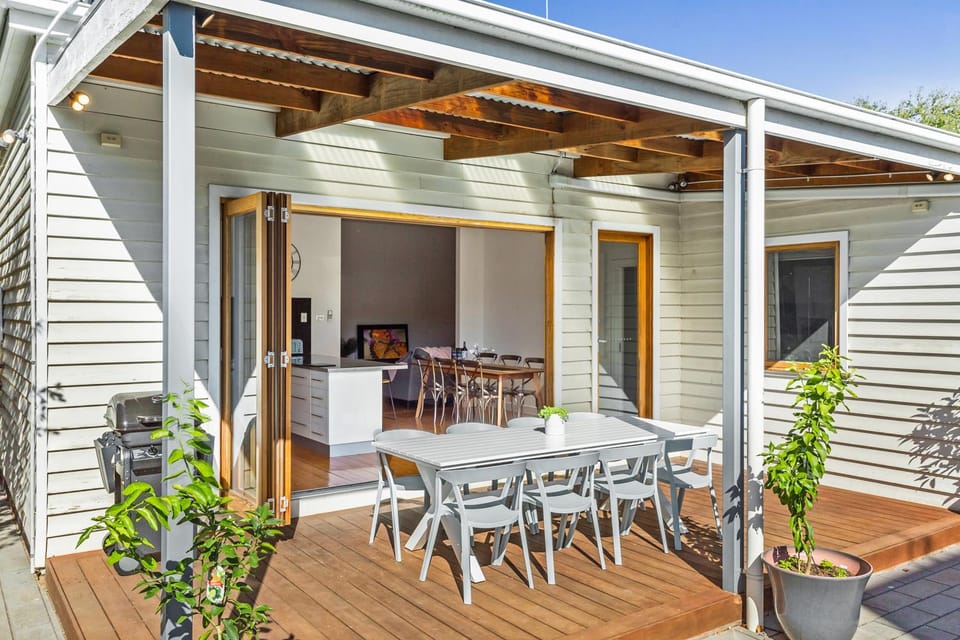 Central Bendigo Cottage, walk to everywhere!! House in Bendigo