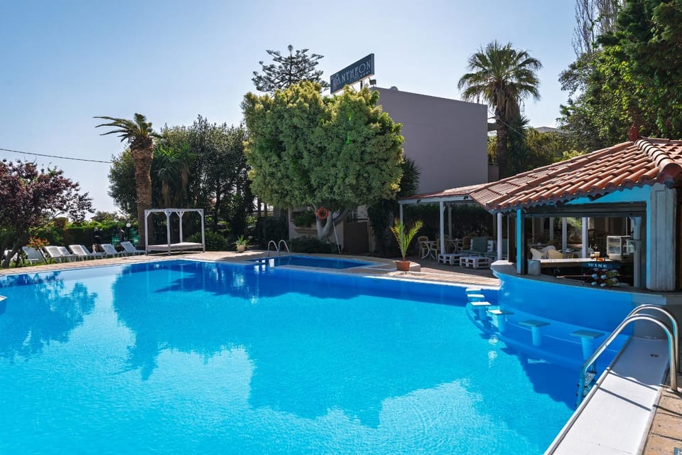 Pool view, Swimming pool