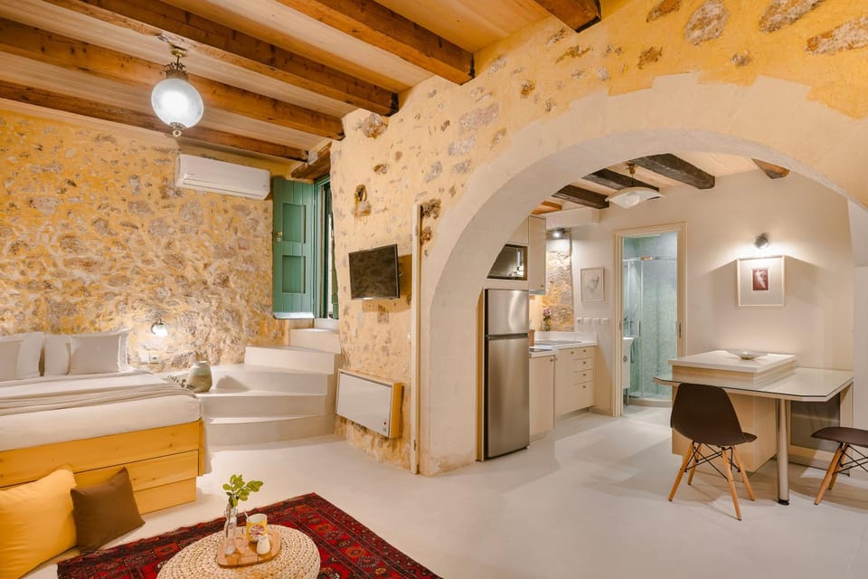 Bed, Kitchen or kitchenette