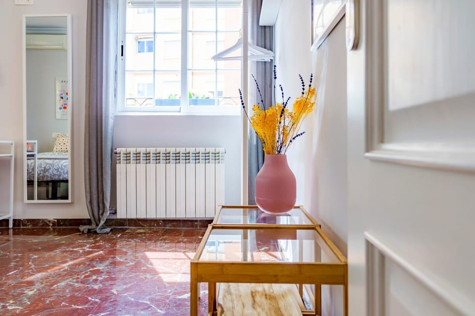 Casa la Fontana - Hostatel Bed and Breakfast in Granada