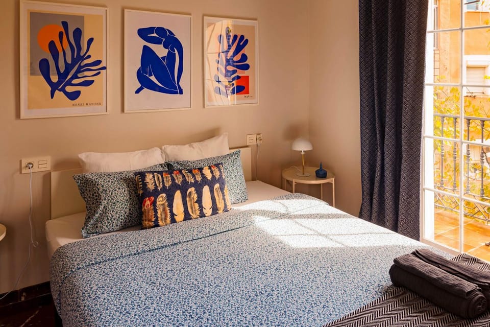 Casa la Fontana - Hostatel Bed and Breakfast in Granada