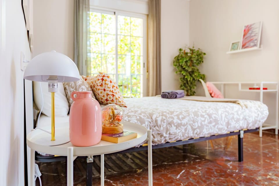 Casa la Fontana - Hostatel Bed and Breakfast in Granada