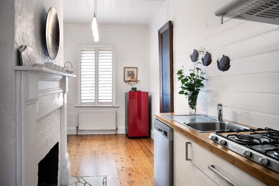 Maple - quaint cottage with fireplace and spa House in Daylesford