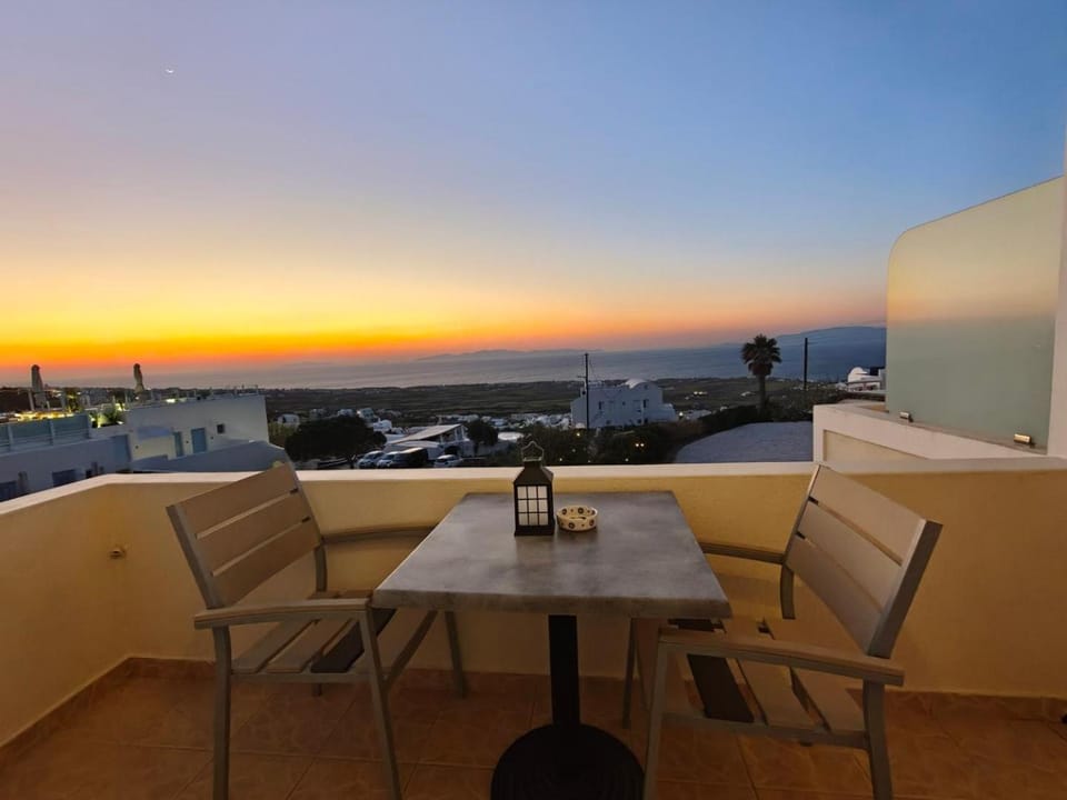 View (from property/room), Balcony/Terrace, Sunset