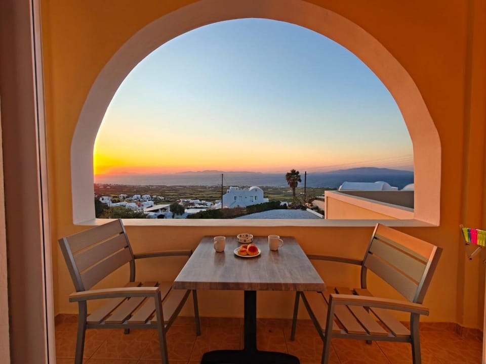 View (from property/room), Balcony/Terrace, Sunset