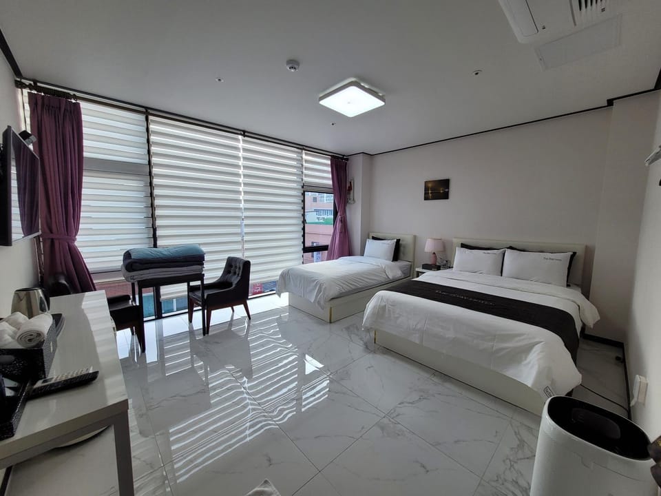 Yeosu Thestay Hostel Hotel in South Korea