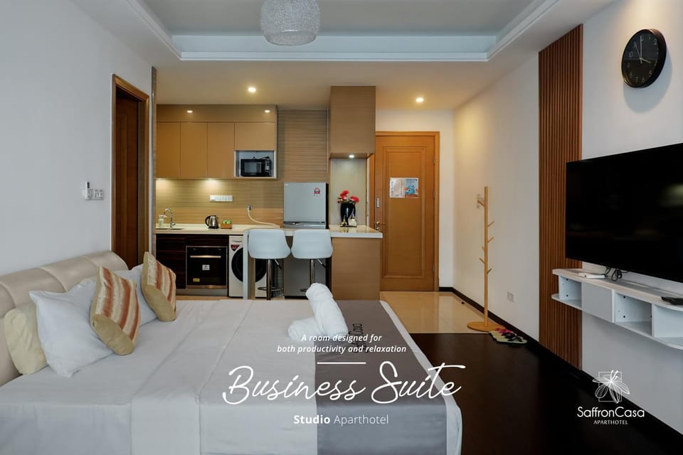 TV and multimedia, View (from property/room), Dining area