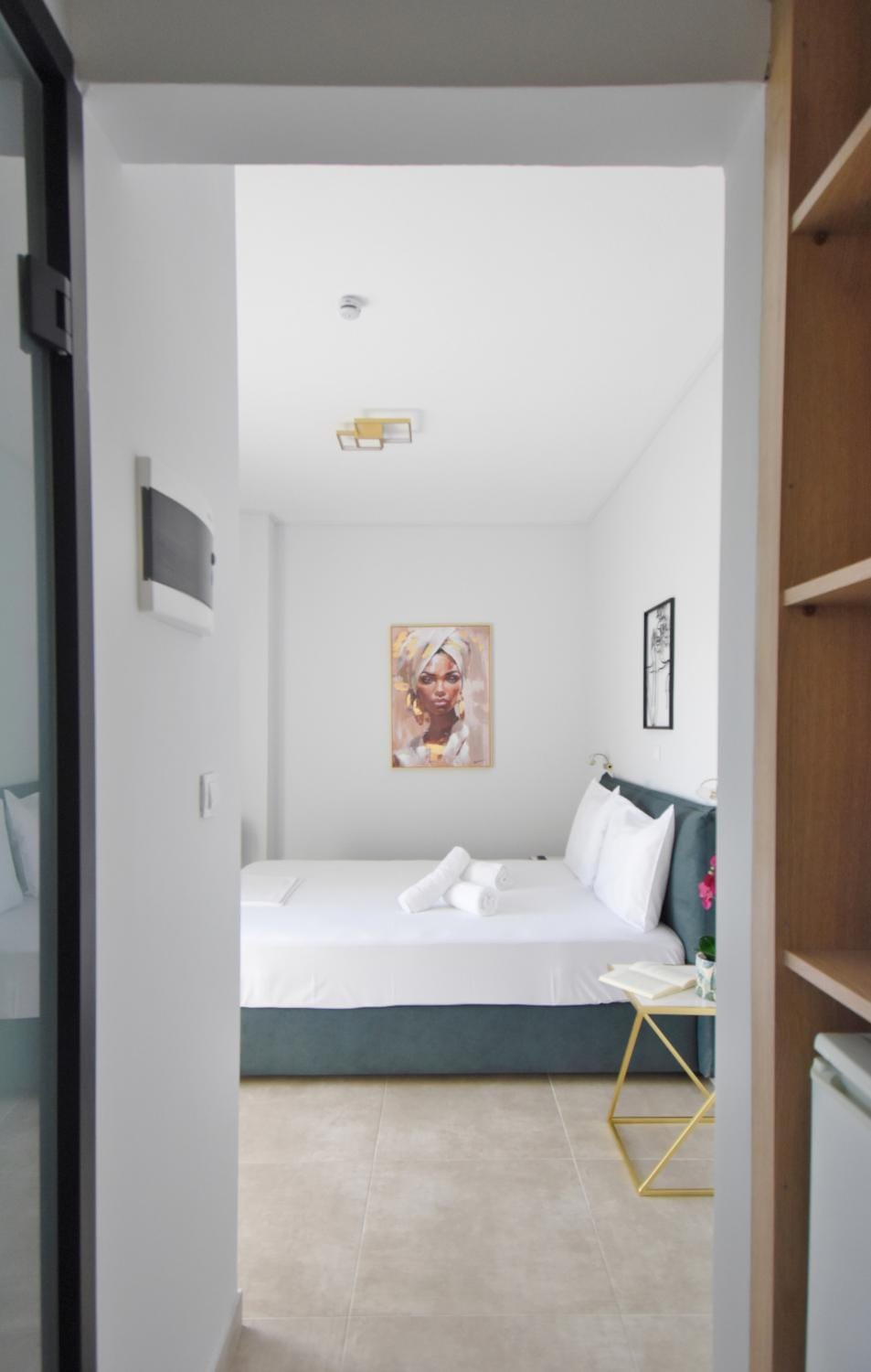 Bed, Photo of the whole room, Bedroom, towels