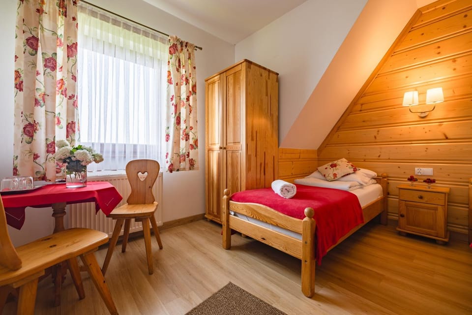 Bed, Photo of the whole room, Bedroom, towels, wardrobe