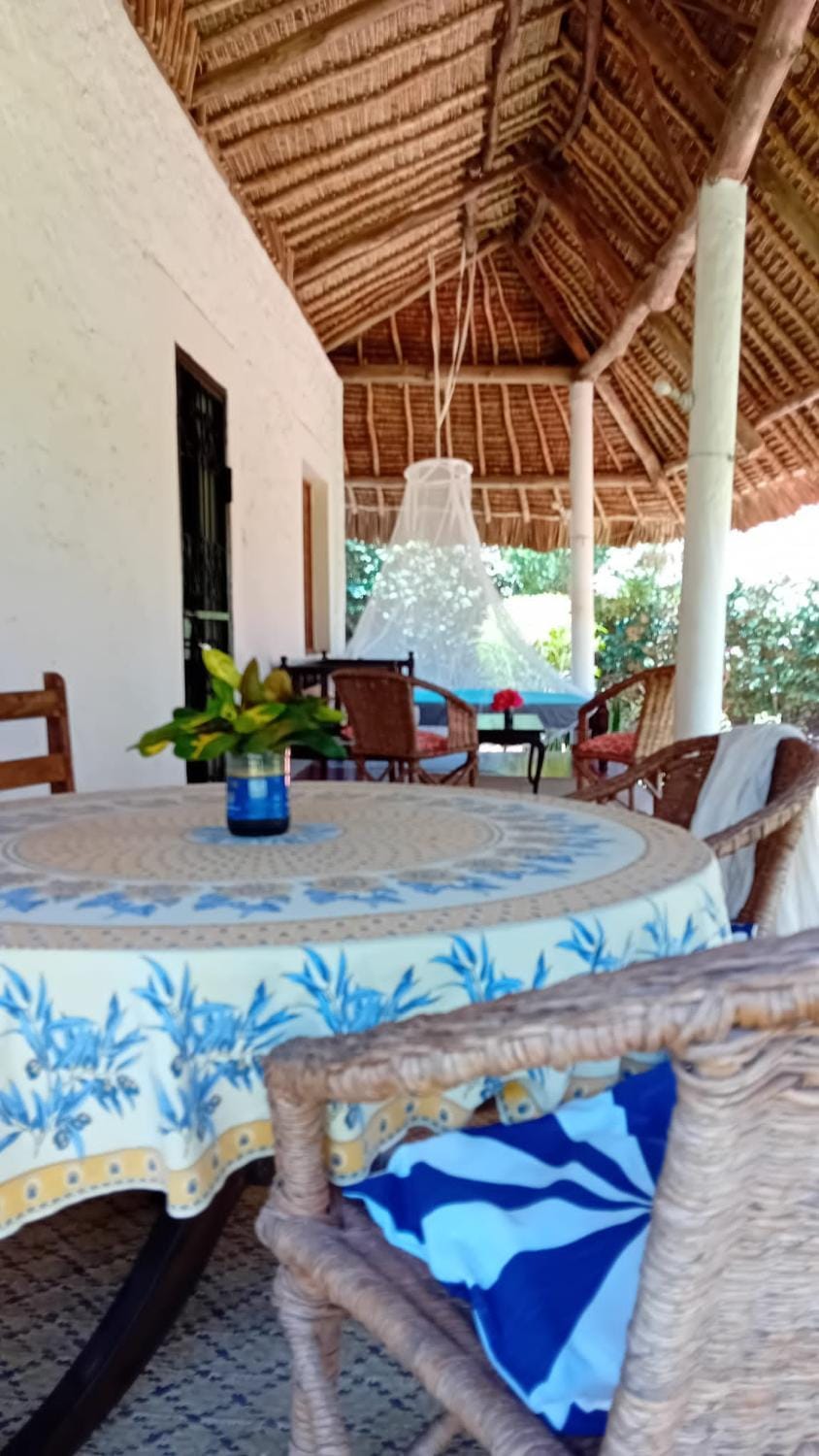 Patio, Living room