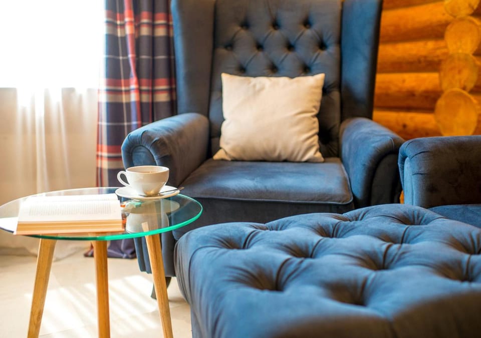 Day, Living room, Seating area, On site
