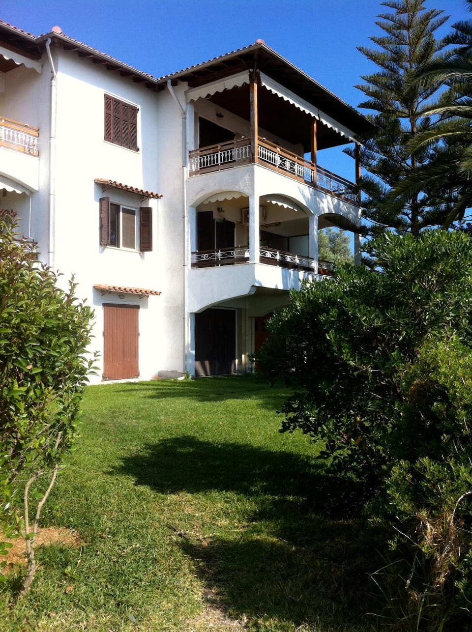 Facade/entrance, Garden