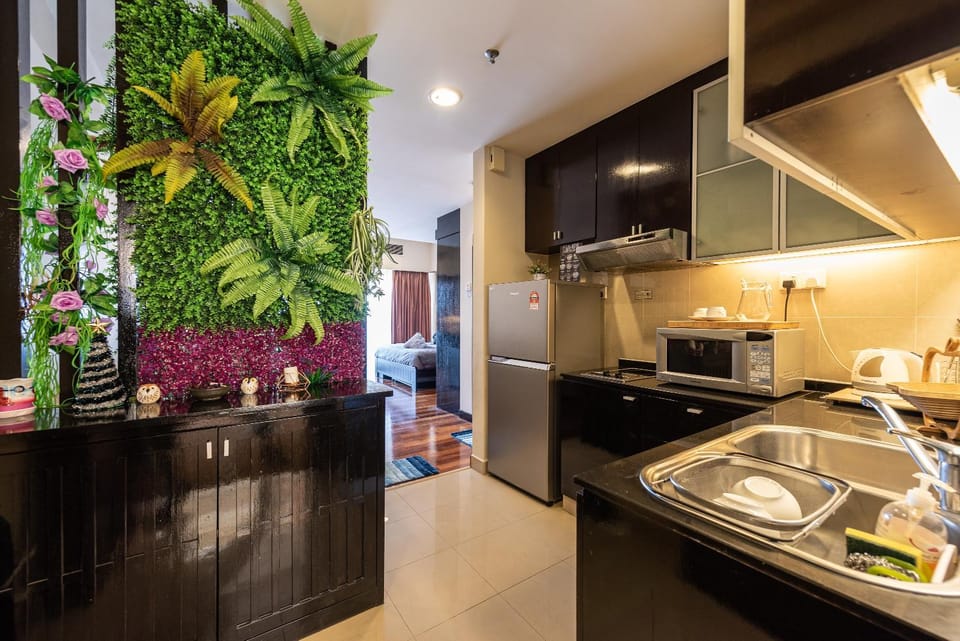 Kitchen or kitchenette, Decorative detail