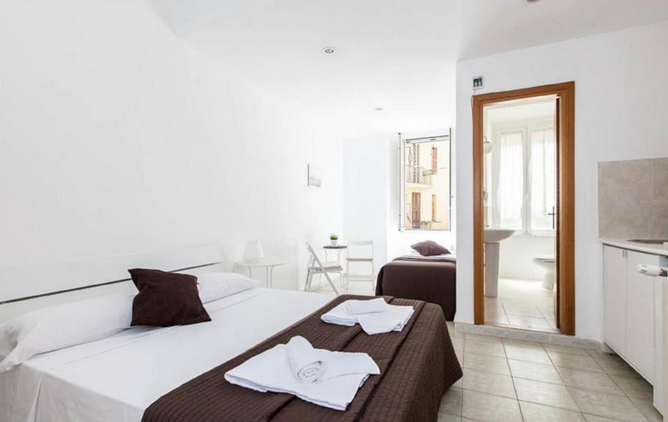 Bed, Photo of the whole room, Photo of the whole room, Bedroom