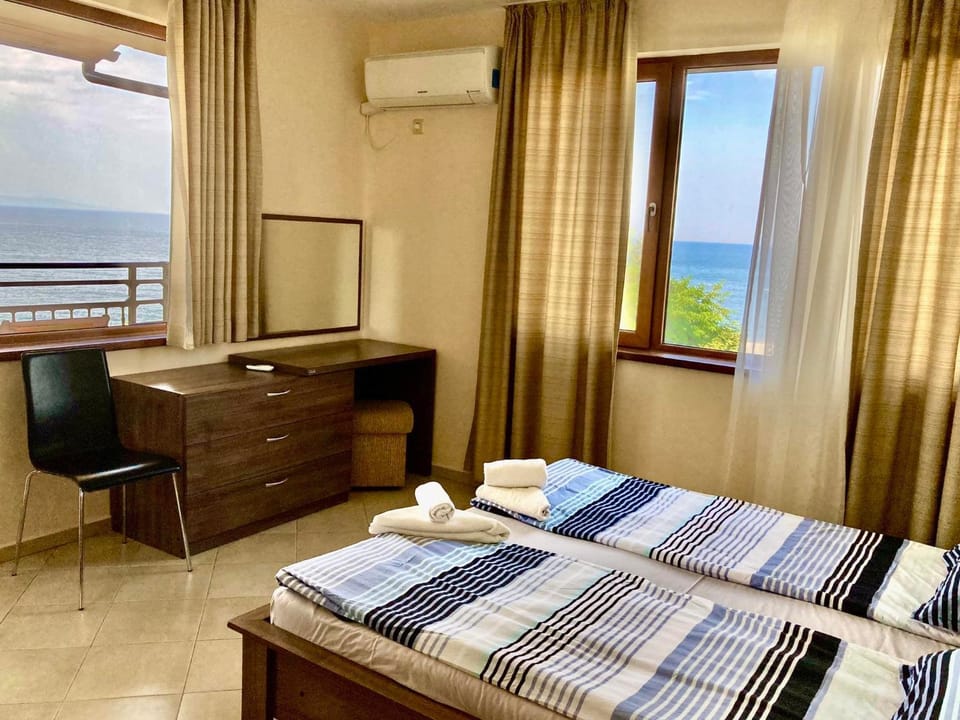 Bedroom, Sea view, air conditioner