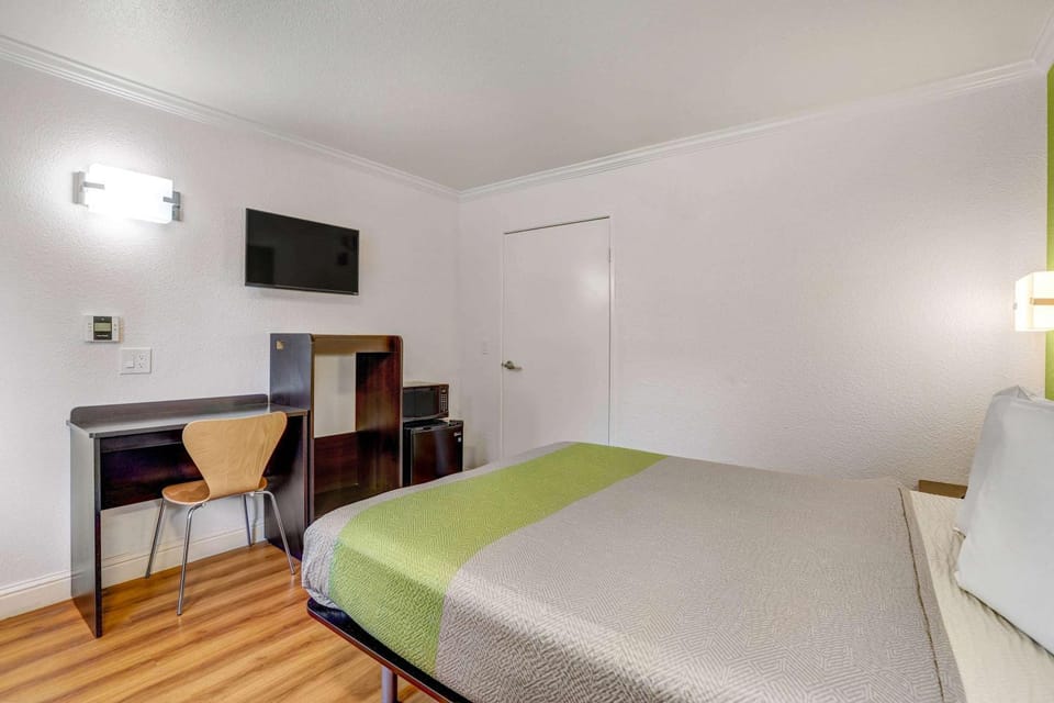 Photo of the whole room, On site