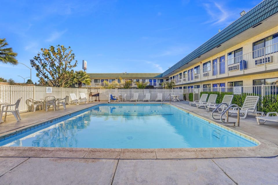 Activities, On site, Pool view, Swimming pool